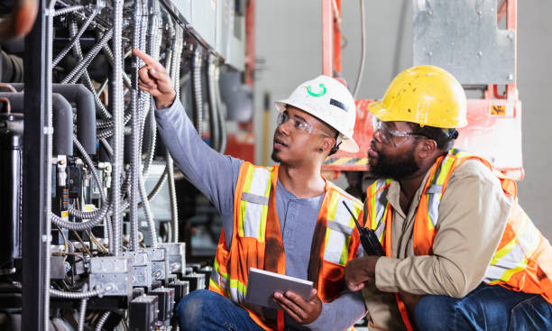Best Licensed Electrician  in Pineville, KY
